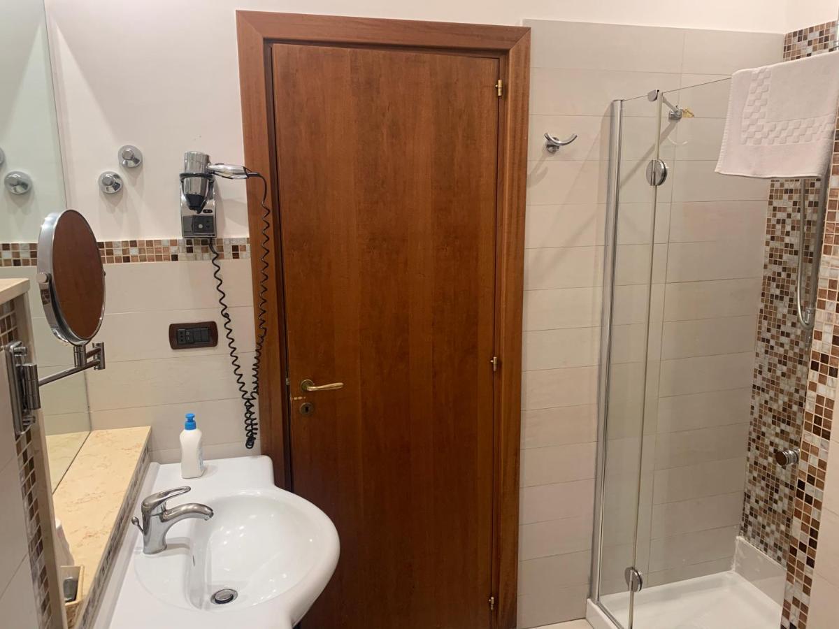Le Stanze Del Vicere Boutique Hotel Naples Luaran gambar