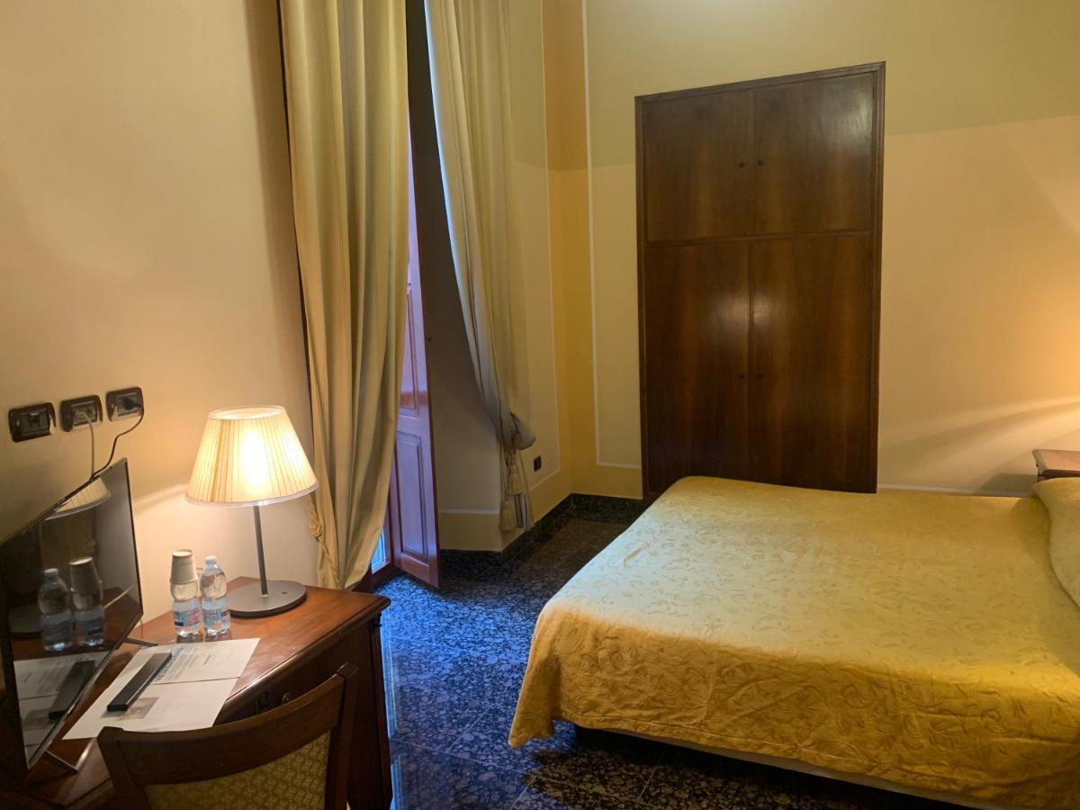 Le Stanze Del Vicere Boutique Hotel Naples Luaran gambar