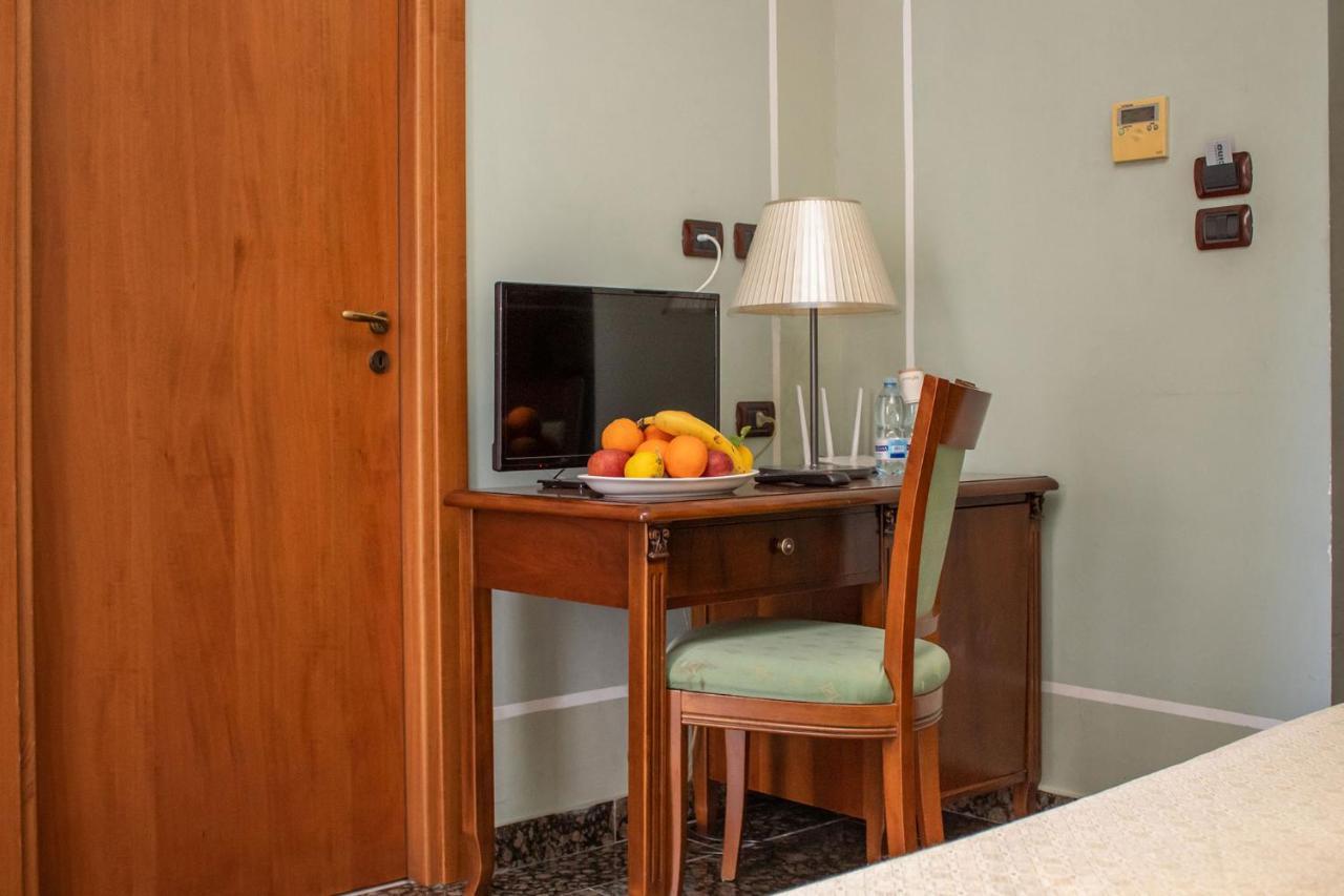 Le Stanze Del Vicere Boutique Hotel Naples Luaran gambar