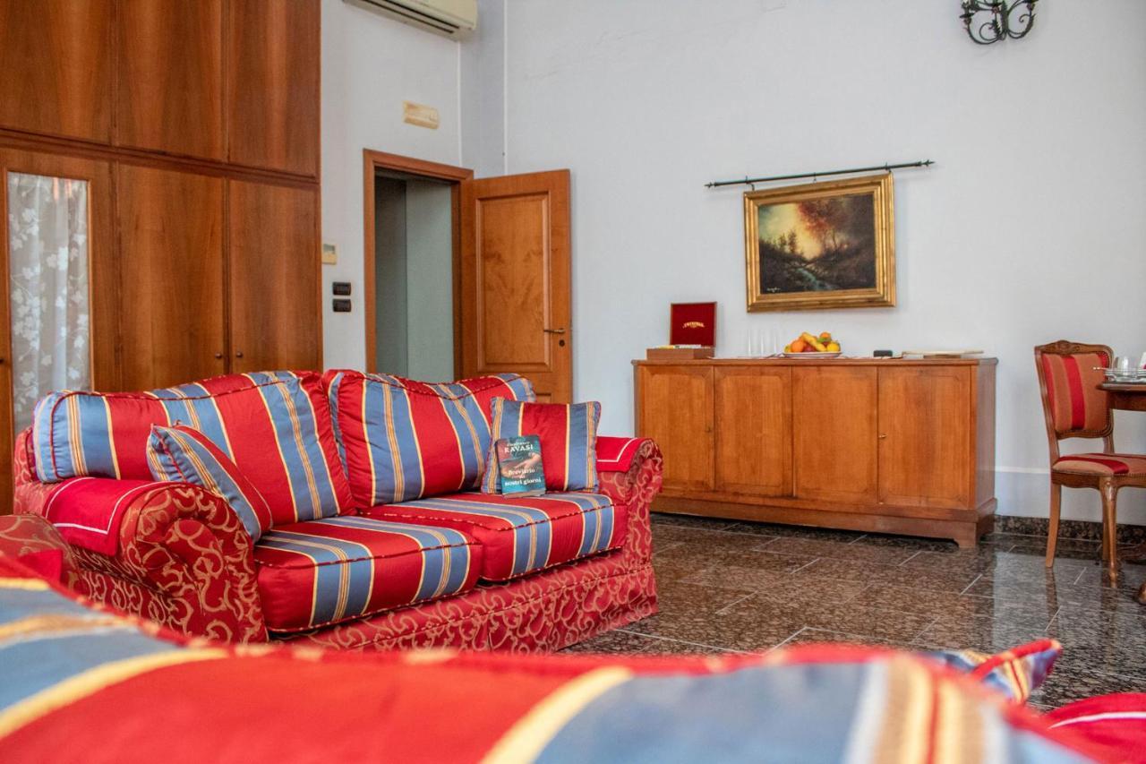 Le Stanze Del Vicere Boutique Hotel Naples Luaran gambar