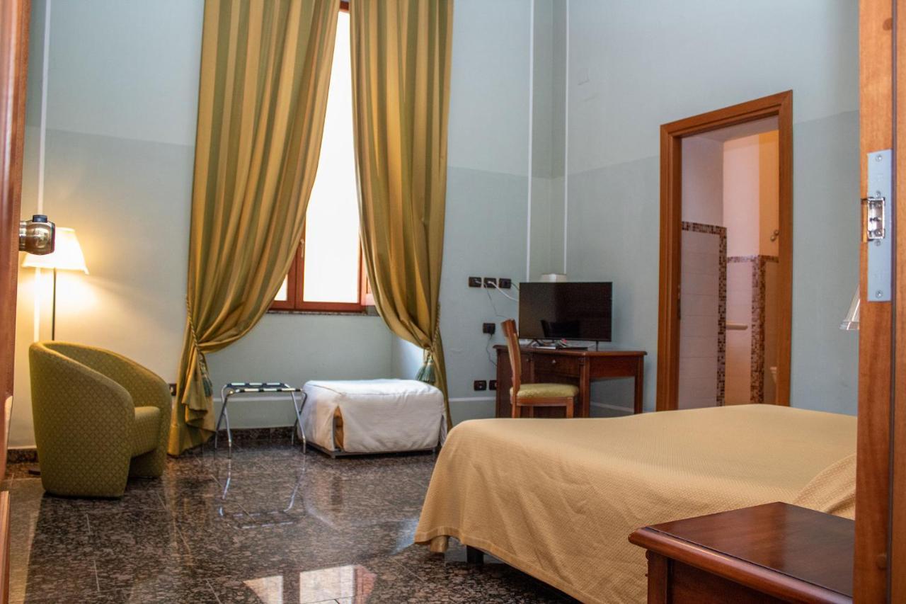 Le Stanze Del Vicere Boutique Hotel Naples Luaran gambar