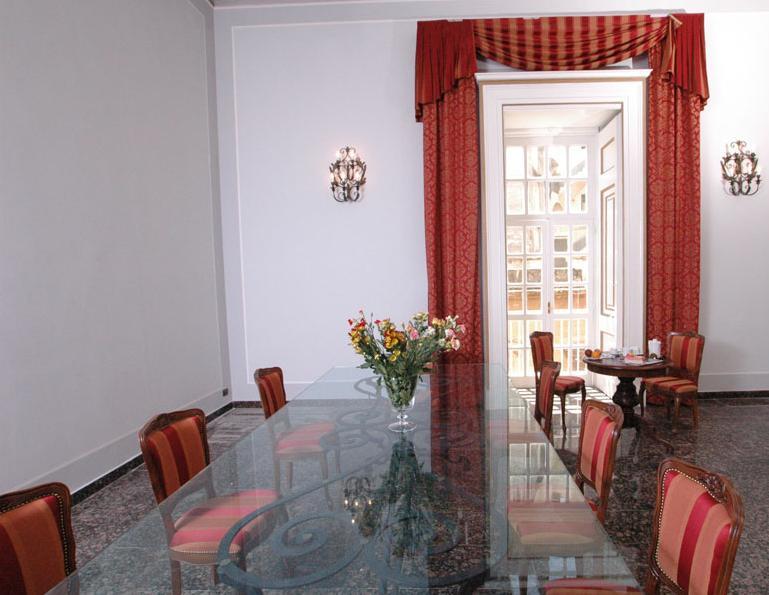 Le Stanze Del Vicere Boutique Hotel Naples Luaran gambar